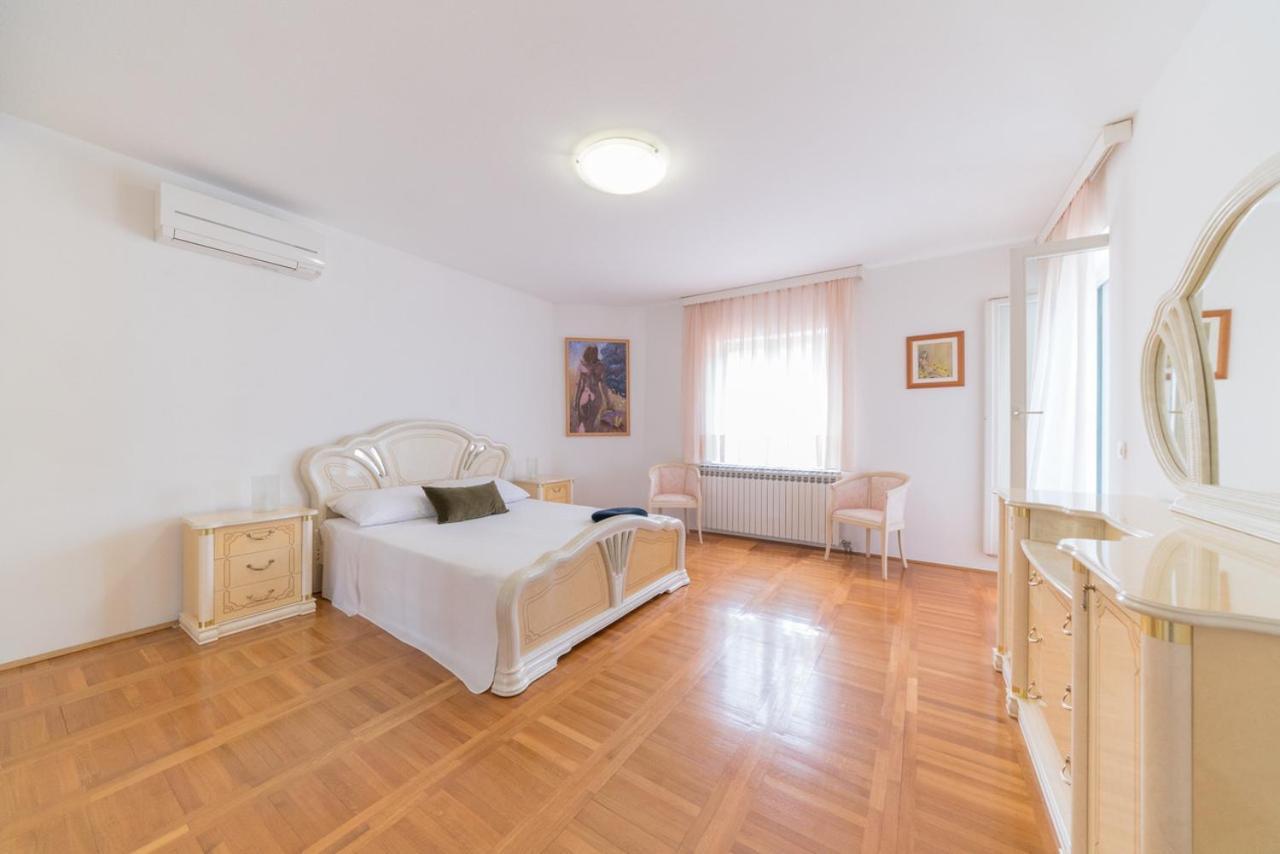Villa ELLA Zara Esterno foto