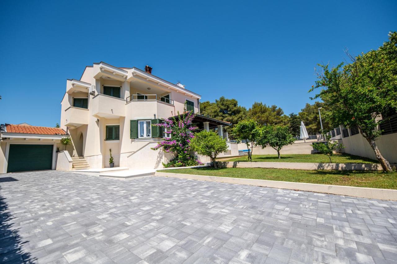 Villa ELLA Zara Esterno foto